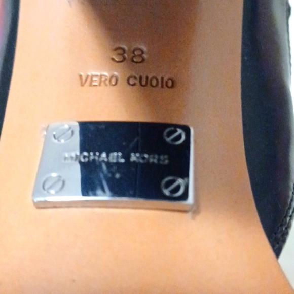 Michael Kors, Vero Cuoio, 4.5" heel ankle wrap, strappy heels. - Picture 6 of 6